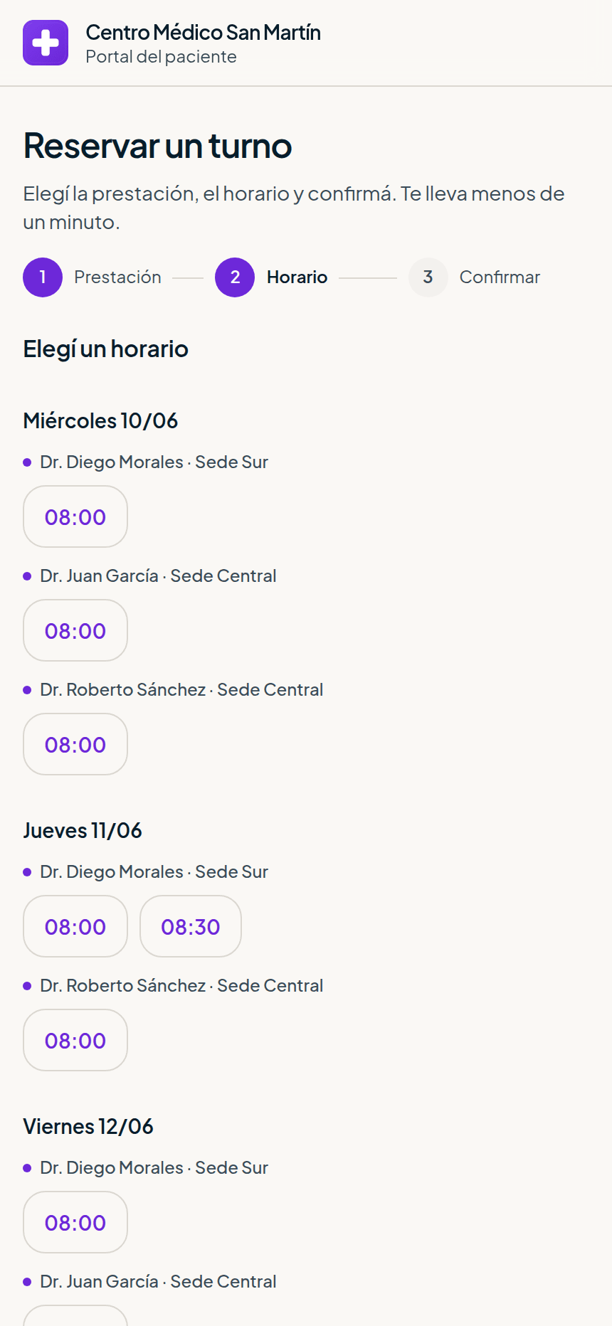 Turnero web del paciente con la marca de la clínica — reserva de turno online con horarios disponibles agrupados por profesional